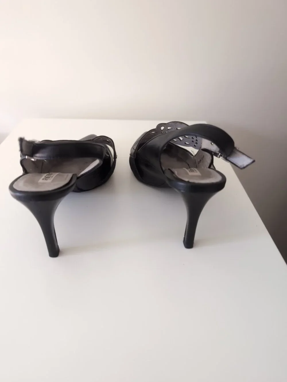 Fugitive by Francesco Rossi Black Leather Slingback Heels Size 38 - Picture 4 of 11